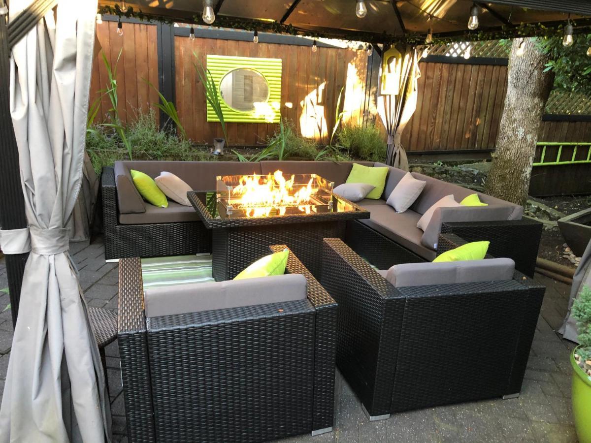 Cozy And Modern 3 Bedroom In Central Location! Victoria Exterior foto