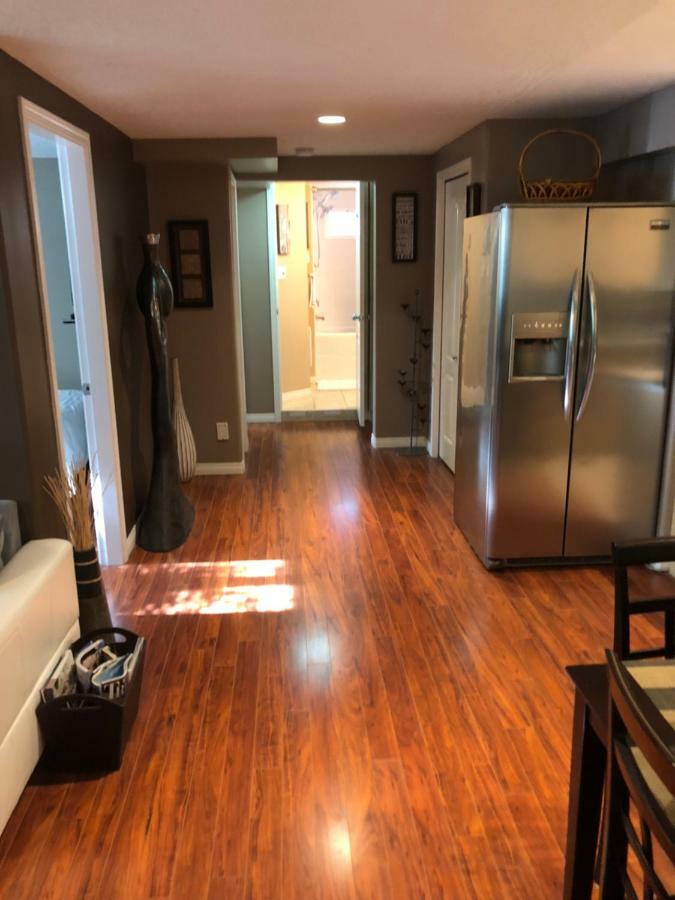Cozy And Modern 3 Bedroom In Central Location! Victoria Exterior foto